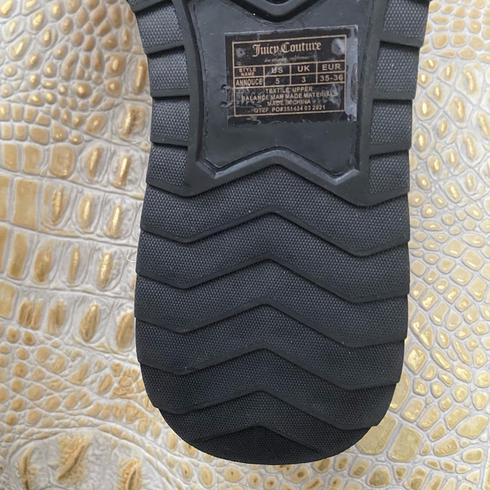 NWOT*Juicy Couture Sneakers, Size 5 - Picture 11 of 12
